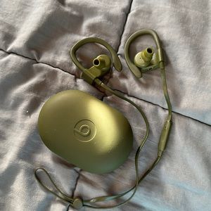Power Beats 3 Olive Green